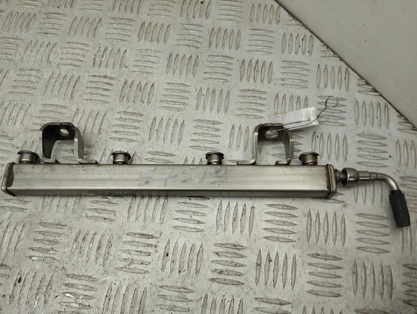 Рейка топливная (рампа)