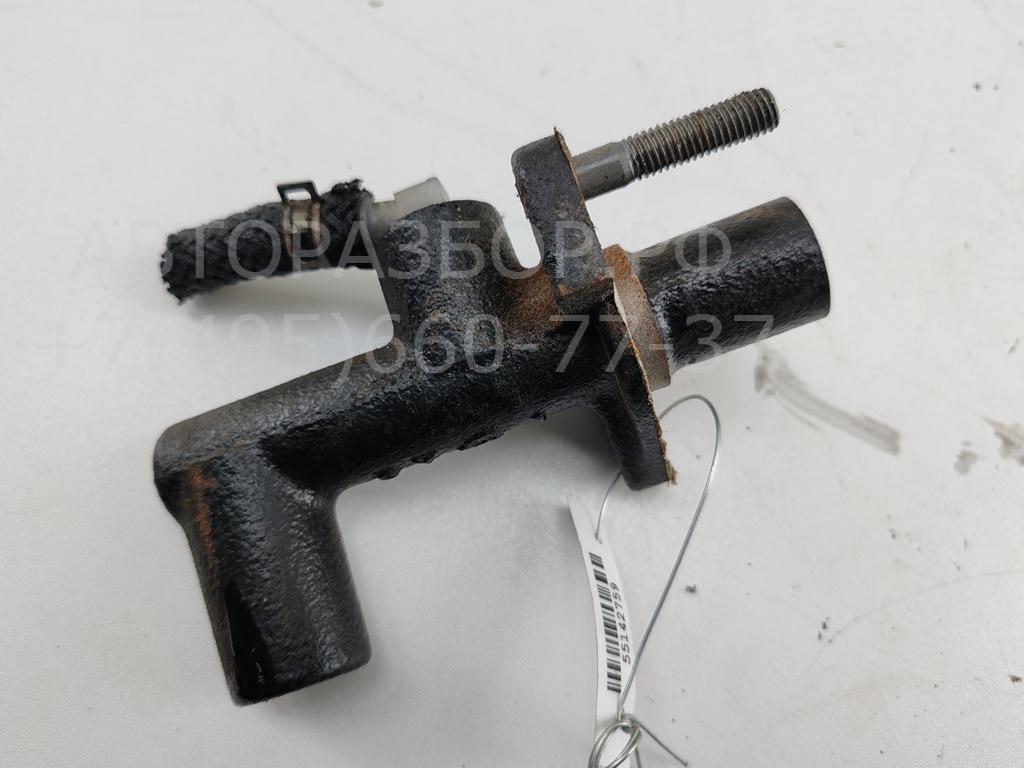 Цилиндр сцепления главный