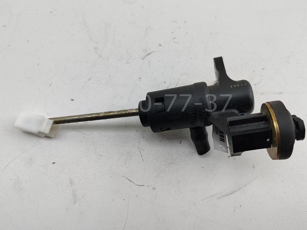 Цилиндр сцепления главный