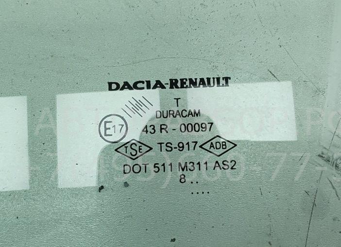 Стекло двери передней левой