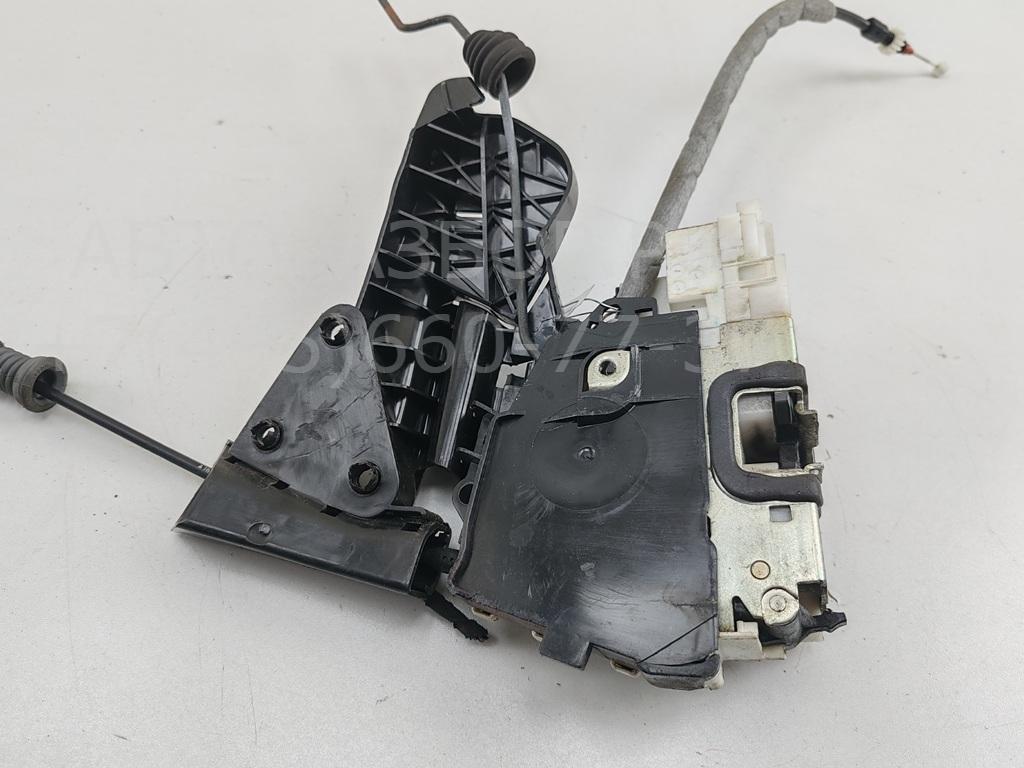 Замок двери задней правой