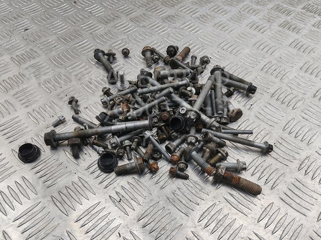 Болт коленвала