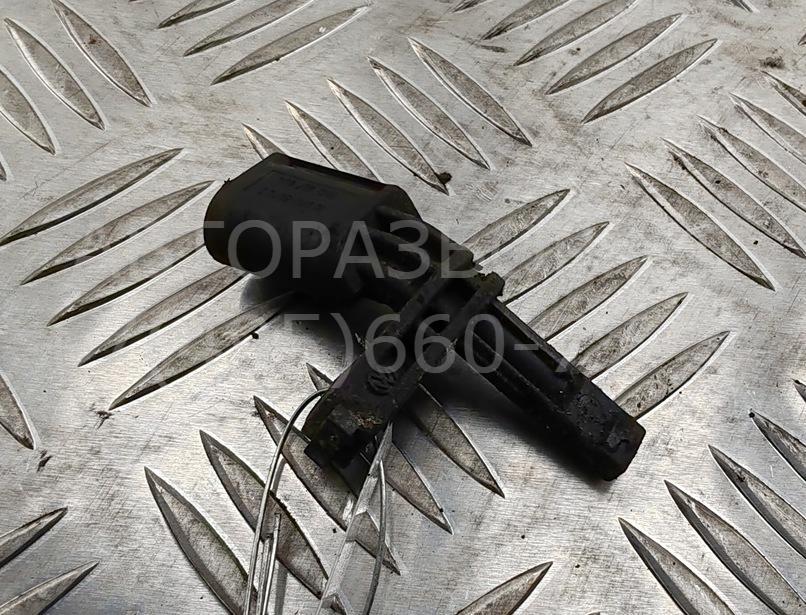 Датчик ABS передний