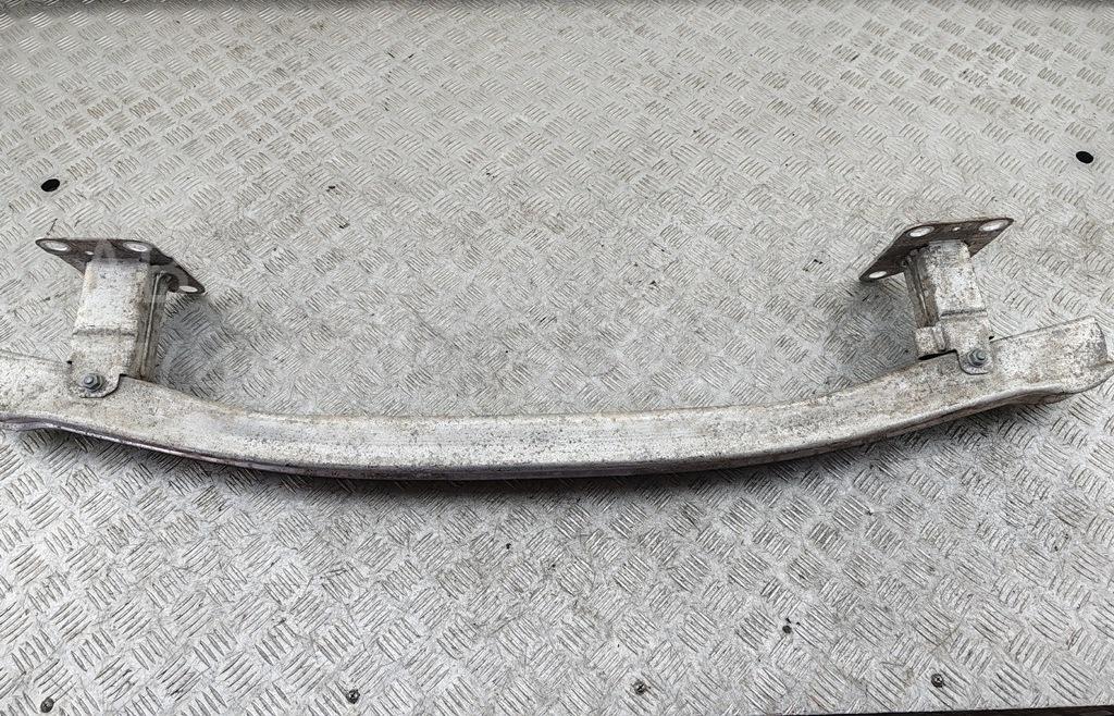 Усилитель переднего бампера