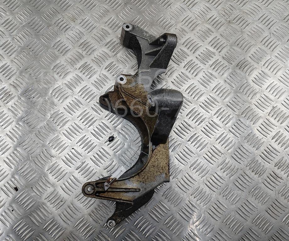 Кронштейн генератора