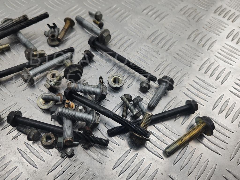 Болт коленвала