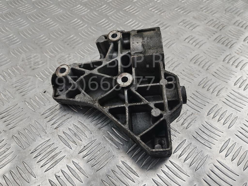 Кронштейн генератора