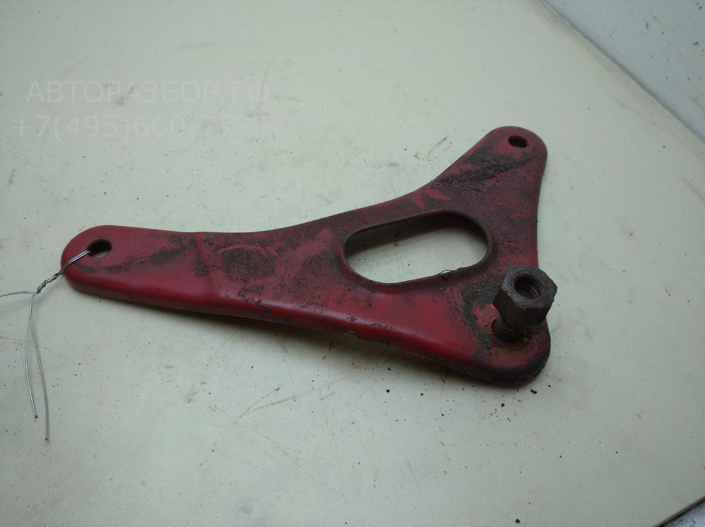 Рычаг передний левый