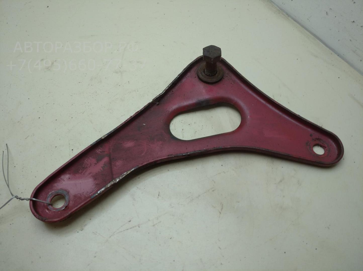 Рычаг передний левый