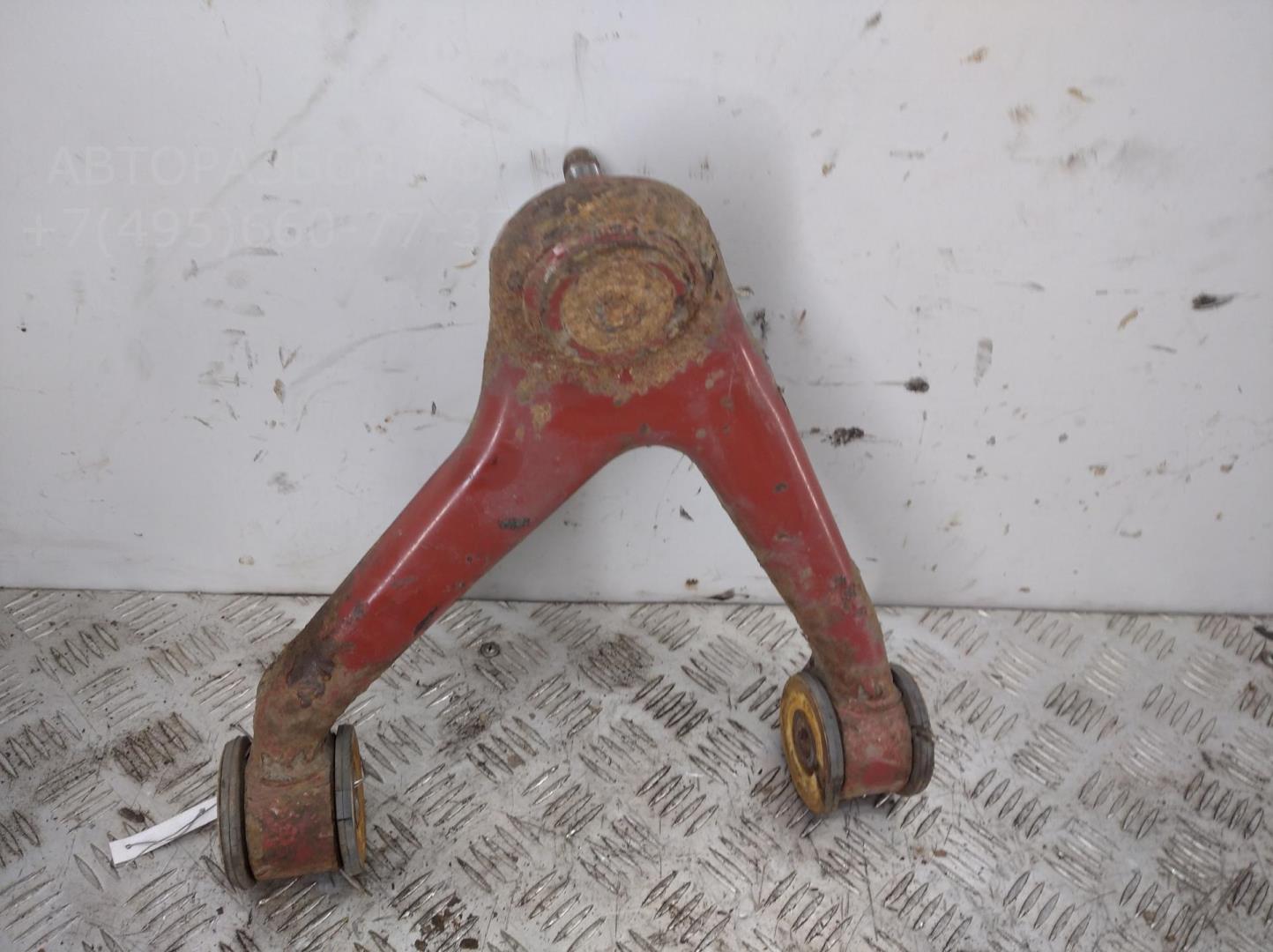 Рычаг передний левый