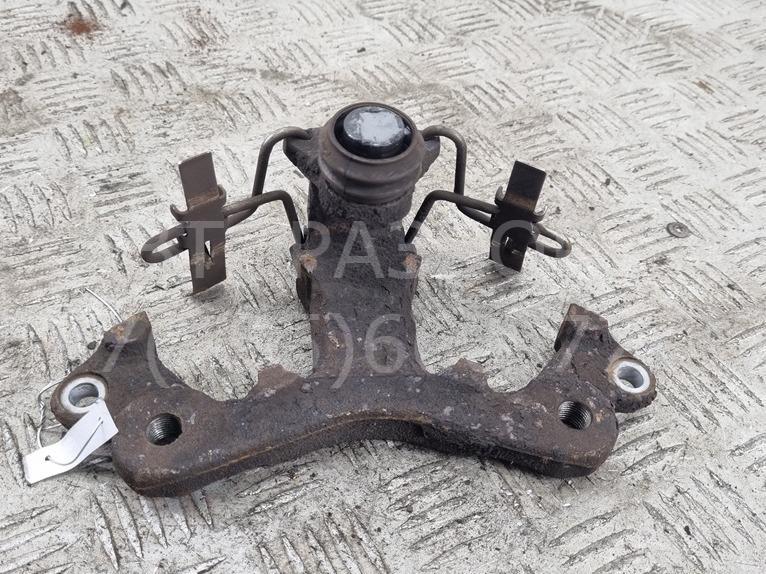 Скоба суппорта переднего