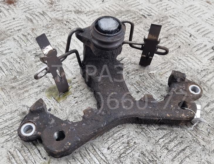 Скоба суппорта переднего