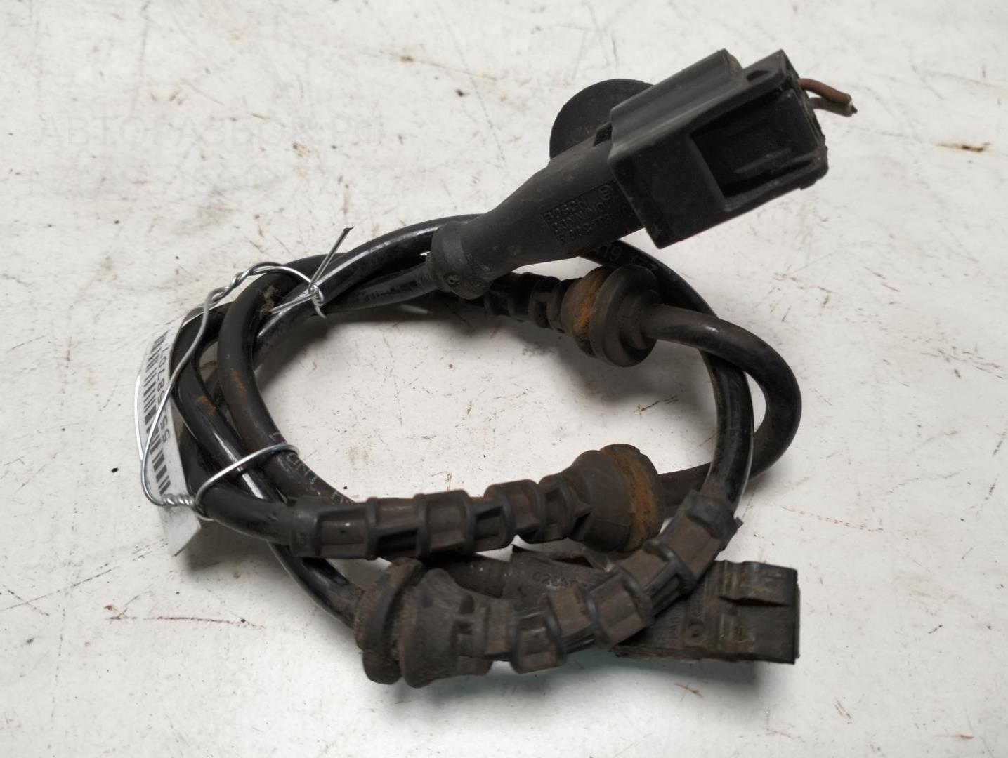 Датчик ABS передний