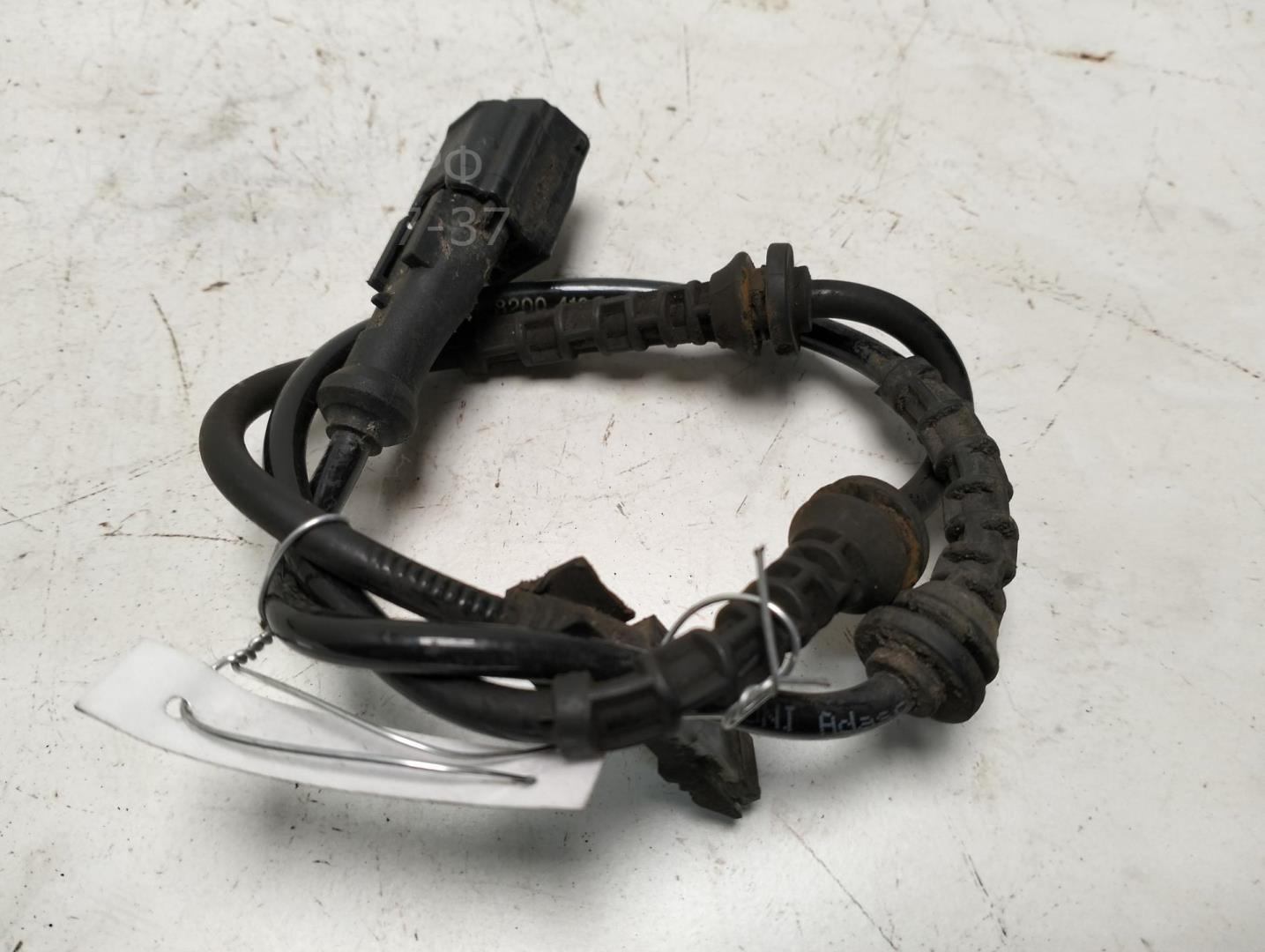 Датчик ABS передний