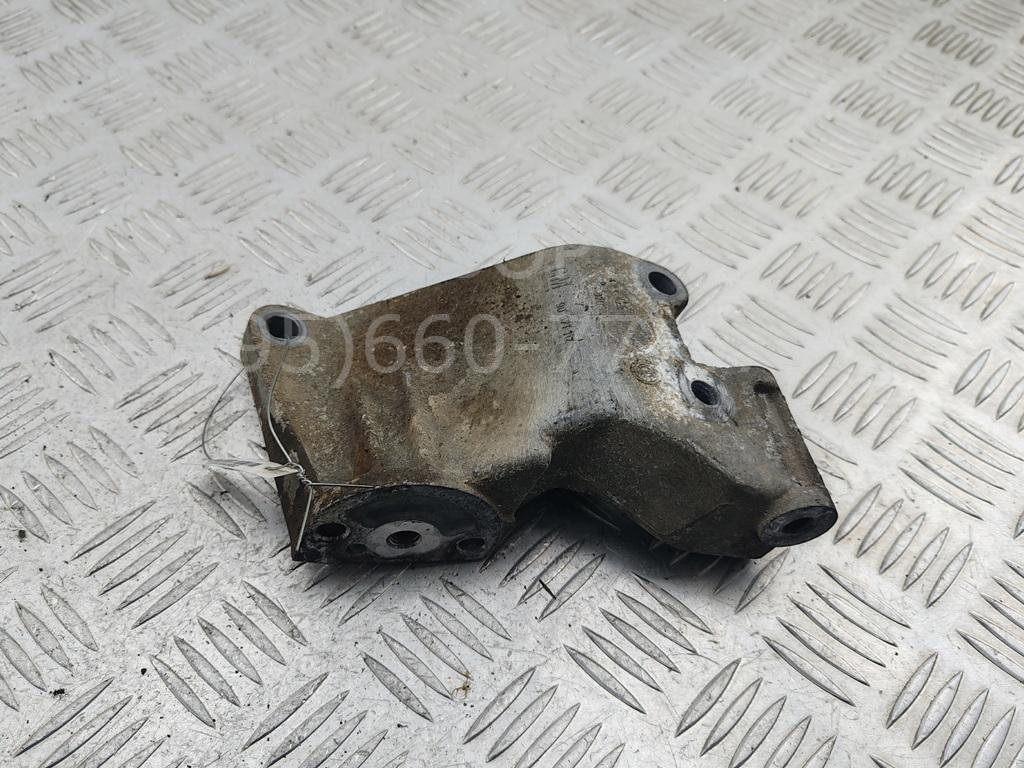 Кронштейн генератора