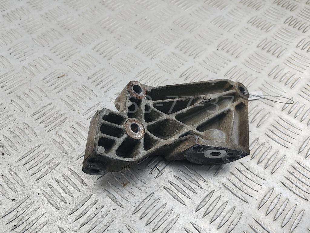 Кронштейн генератора