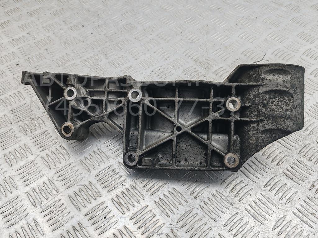 Кронштейн генератора