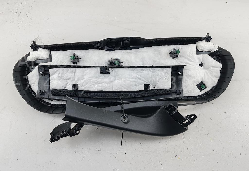 Обшивка крышки багажника