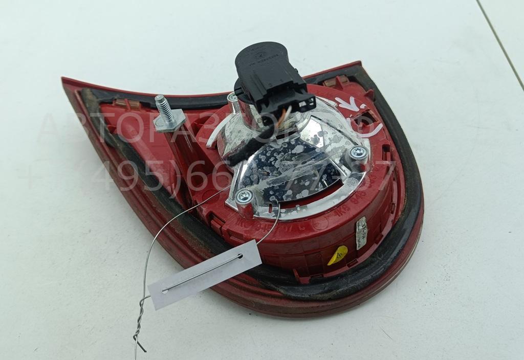 Фонарь задний внутренний левый