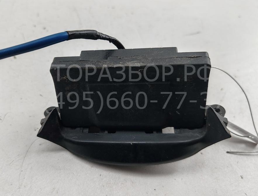 Кнопка открывания багажника