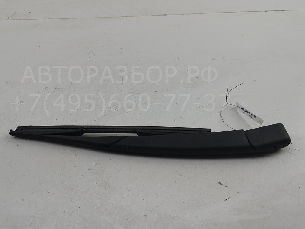 Поводок стеклоочистителя заднего