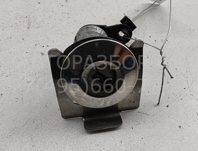 Вставка замка багажника