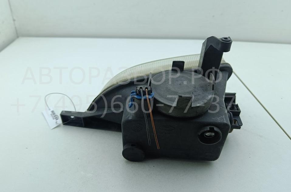 Фара противотуманная правая