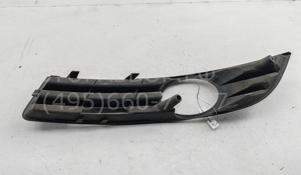 Рамка противотуманной фары правой