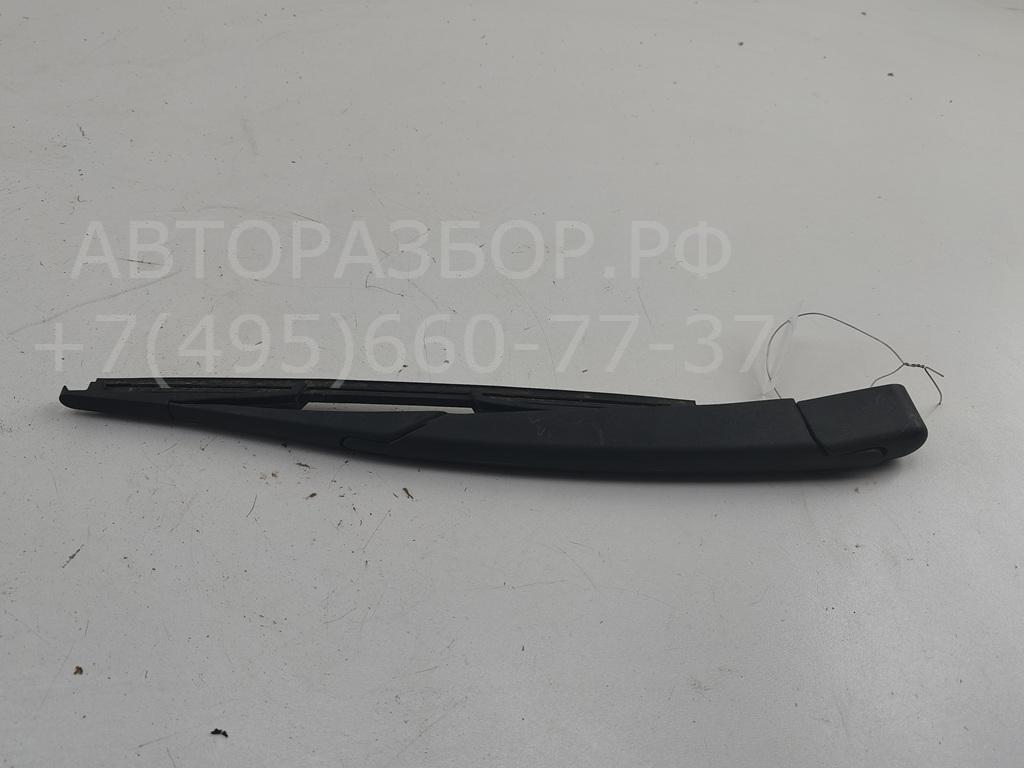 Поводок стеклоочистителя заднего