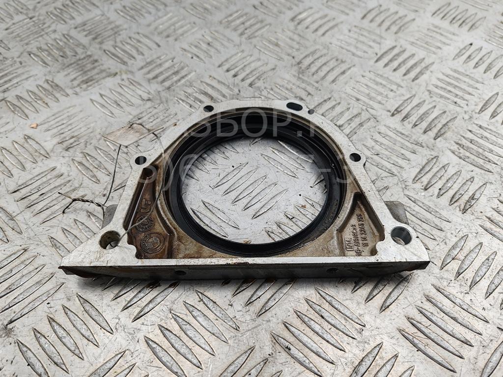 Крышка двигателя