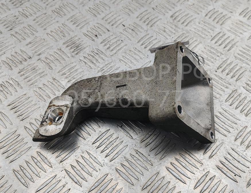 Кронштейн двигателя левый