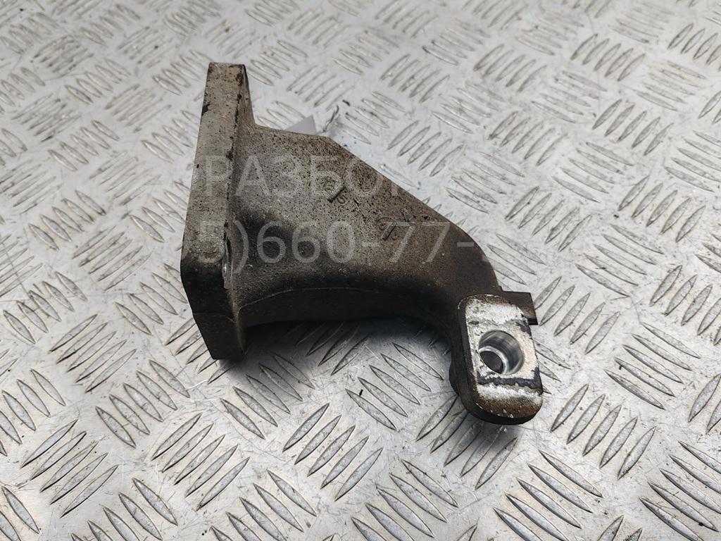 Кронштейн двигателя правый