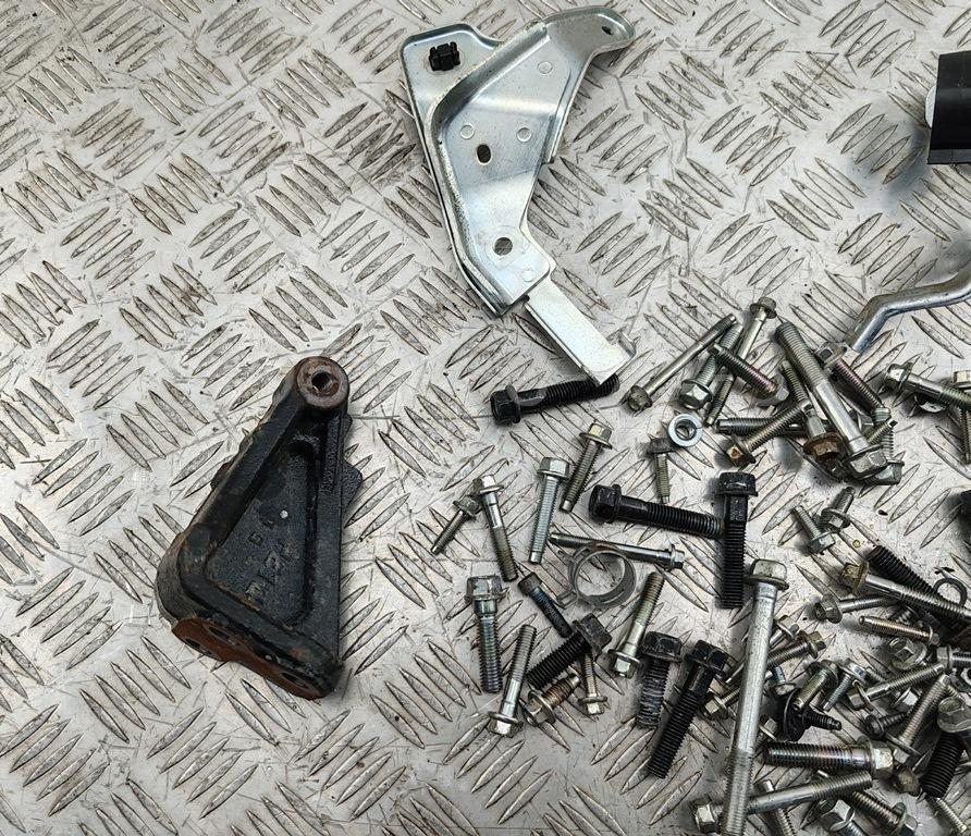 Болт коленвала