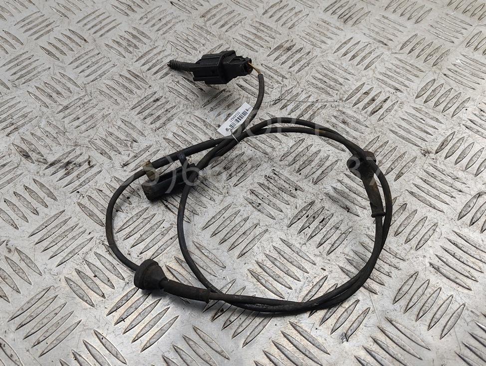 Датчик ABS передний