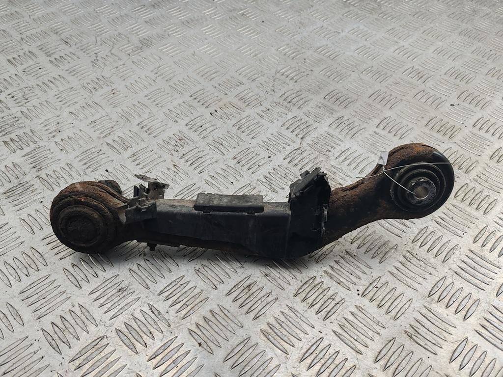 Рычаг задний левый