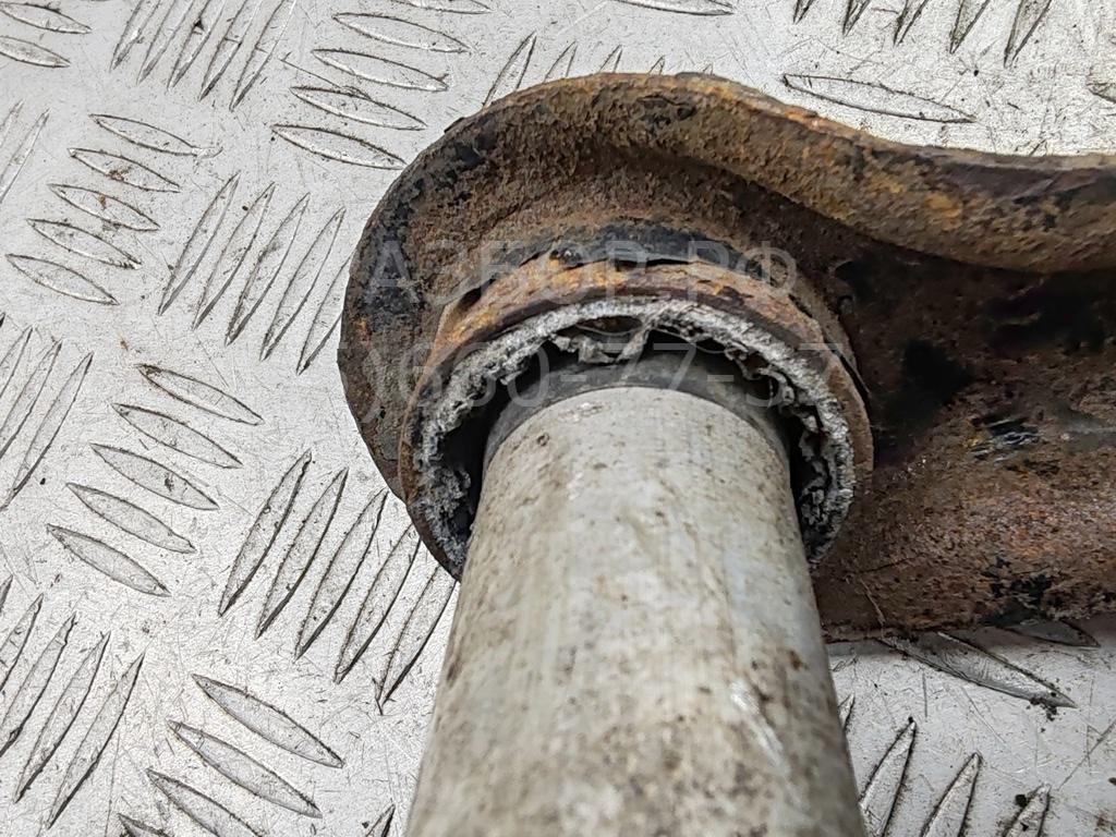 Рычаг задний правый