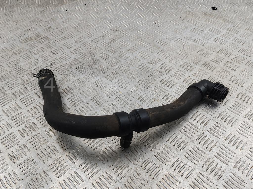 Патрубок радиатора