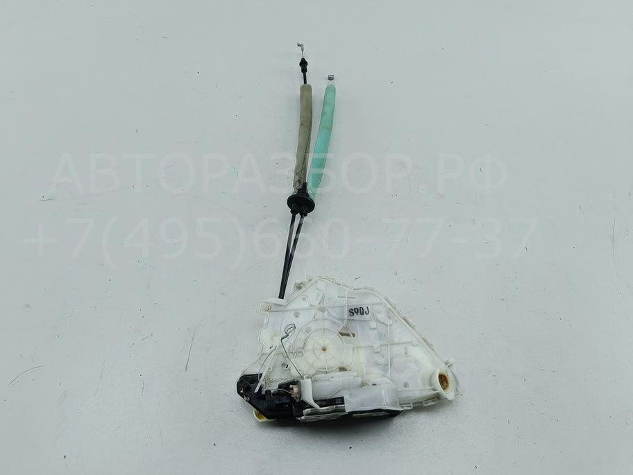 Замок двери передней левой