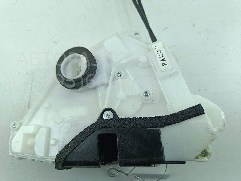 Замок двери передней левой