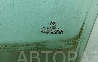 Стекло двери передней левой