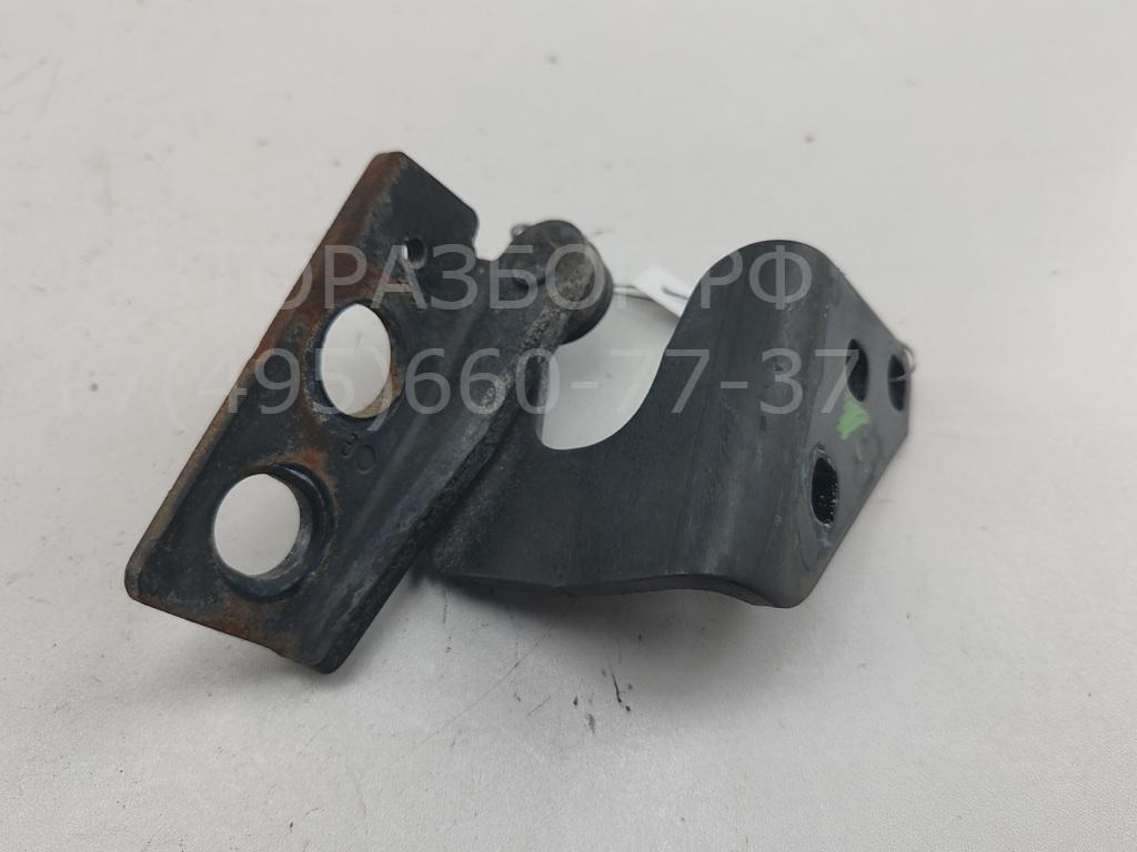 Петля крышки багажника