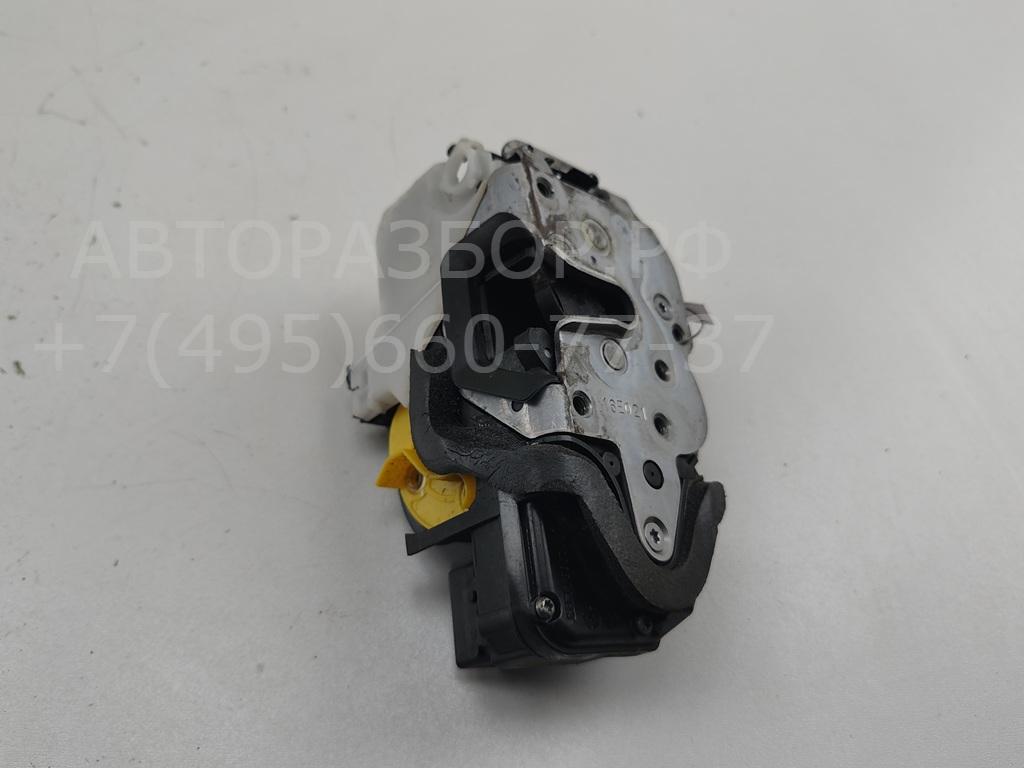 Замок двери передней левой