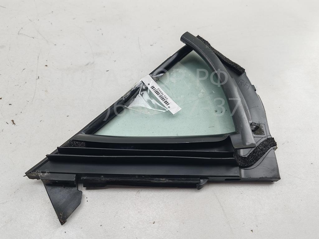 Стекло двери задней правой (форточка)