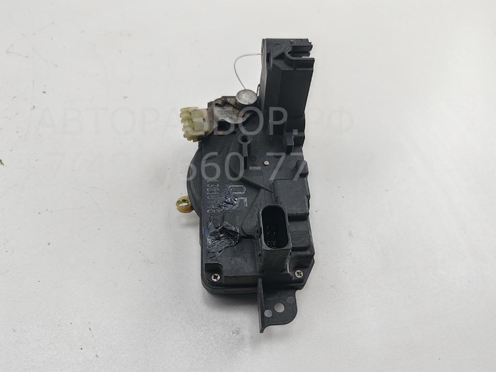 Замок двери передней левой