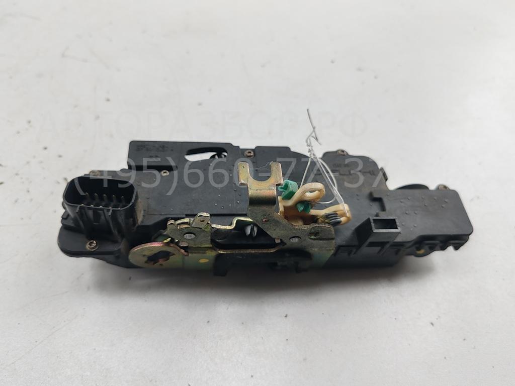 Замок двери передней правой