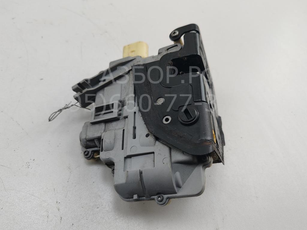 Замок двери задней левой