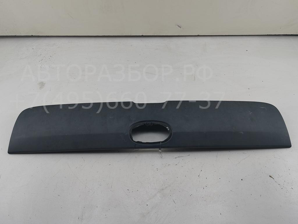 Накладка крышки багажника