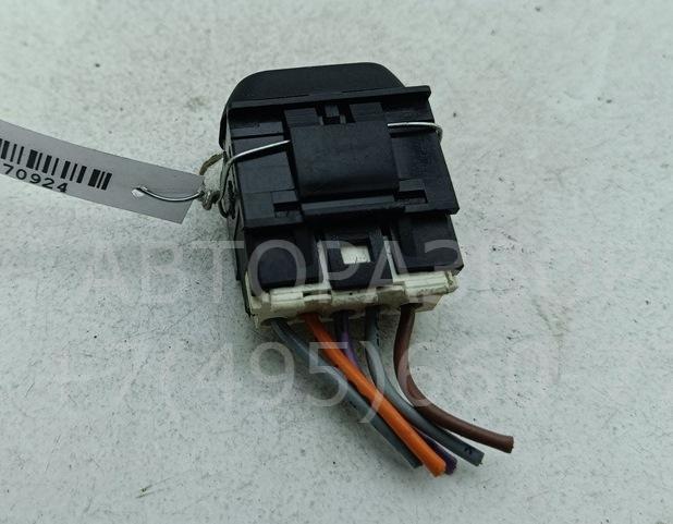 Кнопка стеклоподъемника