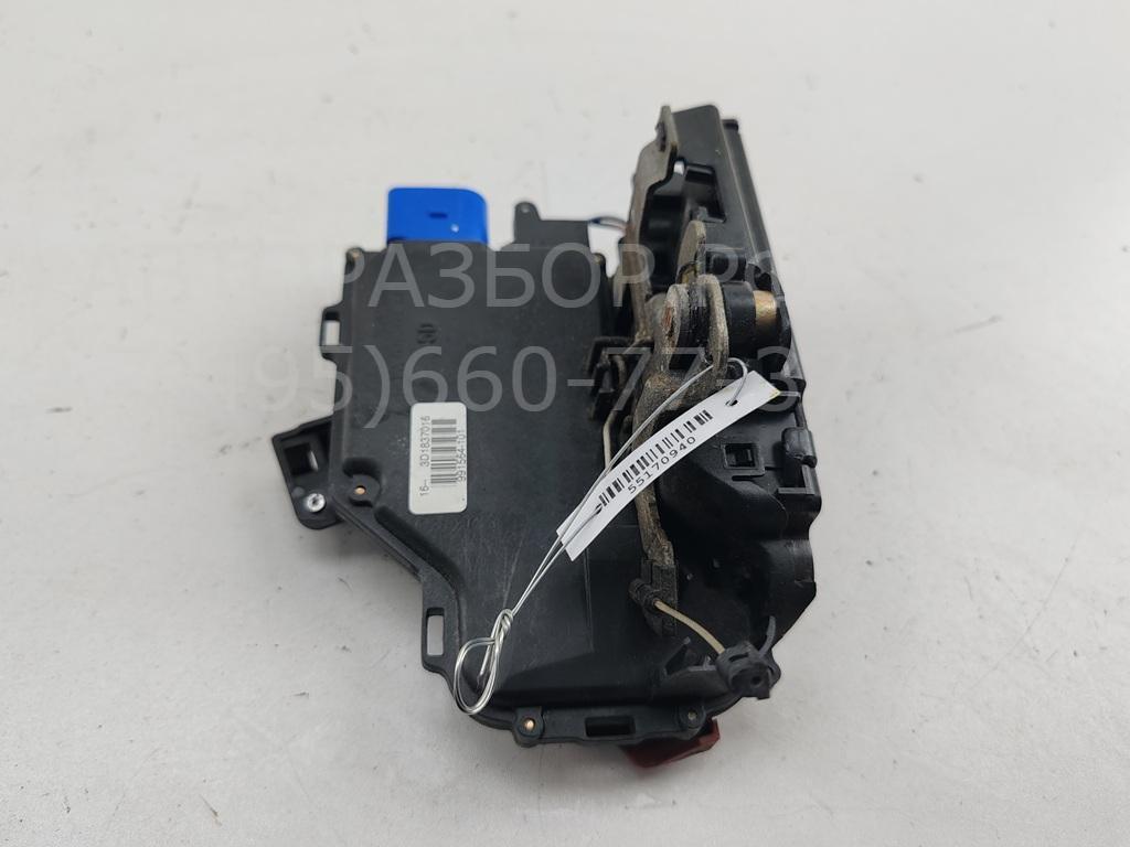 Замок двери передней правой