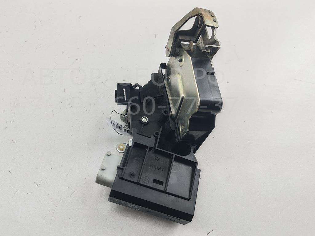 Замок двери передней правой